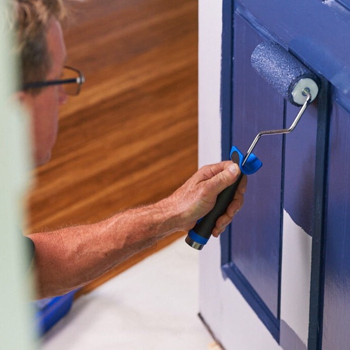 how to paint a wood door